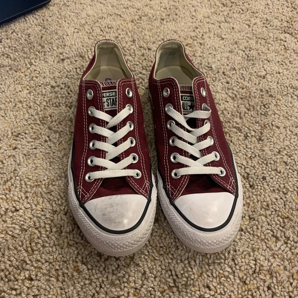 Marron Low Top Converse